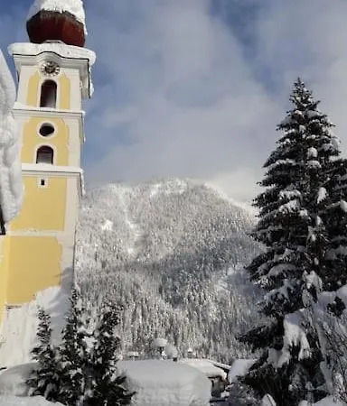 Rosentaler Nyaraló *